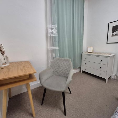 Stylish And Bright Flat In London N8 Turnpike Lane - Piccadilly Lineアパートメント エクステリア 写真