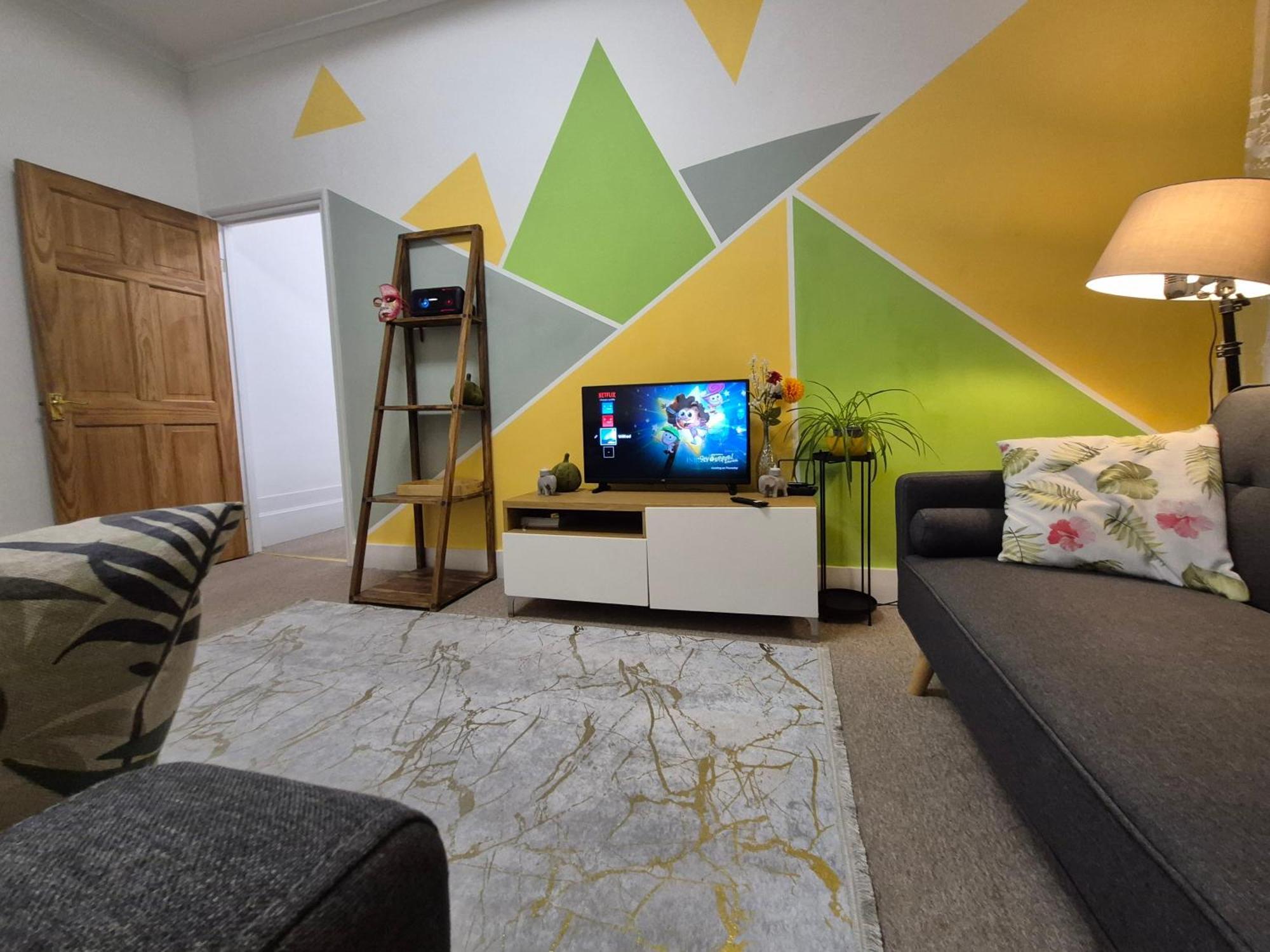 Stylish And Bright Flat In London N8 Turnpike Lane - Piccadilly Lineアパートメント エクステリア 写真